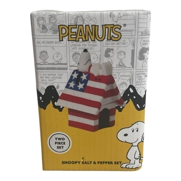 NIB Vintage Peanuts Snoopy Shakers Patriotic Doghouse Salt & Pepper Shaker Set - Picture 2 of 9